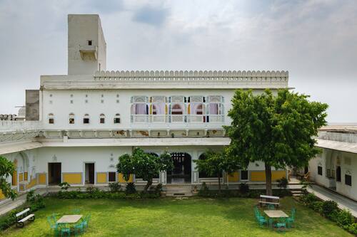 Hotel Rajmahal Palace