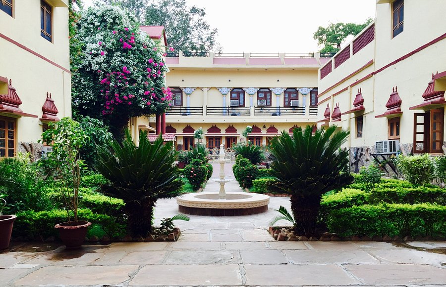 Ishwari Niwas Palace Hotel